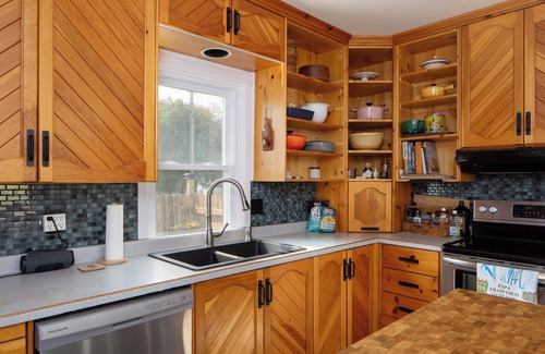 Lunenburg House | A Traveller's authentic Old Town retreat .