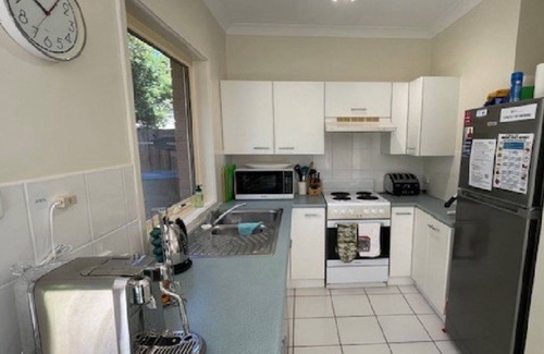 Hawks Nest House | A Travellers Delight On Kikarra. WiFi
