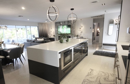 Hunt Club House | A tropical mid century modern dream