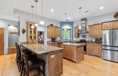 St. George House | A True Gem | Spacious Backyard