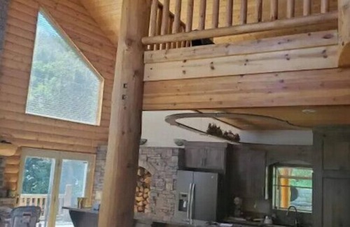 Samak House | A Uinta’s Hot Spot For Your Family