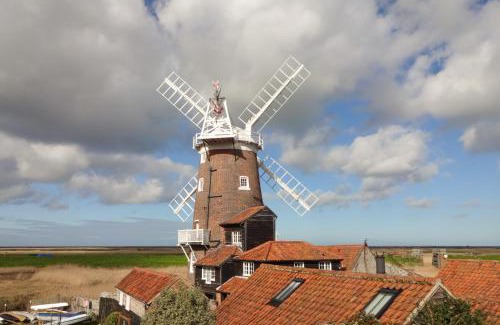 Cley next the Sea House | A Unique Cottage in the centre of Cley