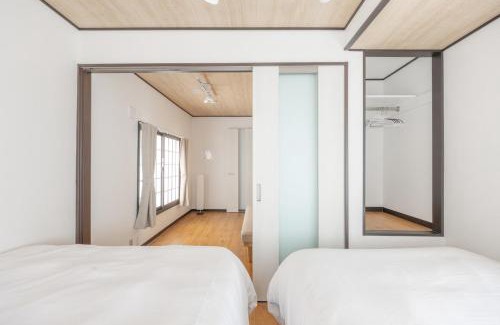 Minamiotsuka Apartment | A unique cozy townhouse perfect for up to 5 guests