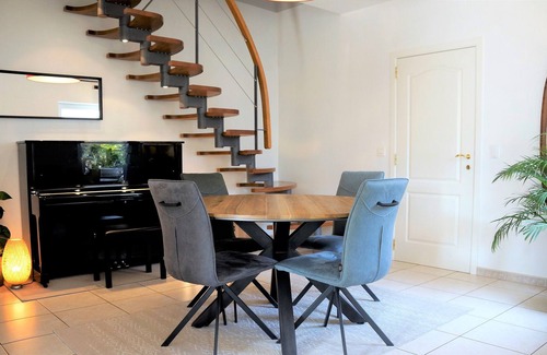 Rixensart House | A very large room in a modern villa