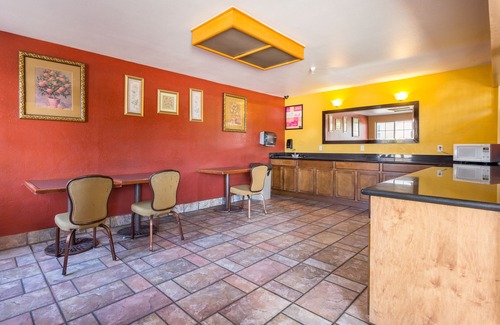 Tolleson Hotel | A Victory Inn Tolleson
