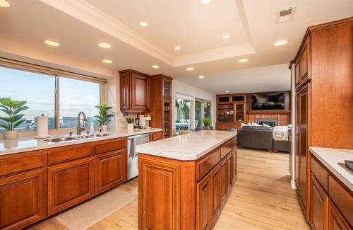 El Cajon House | A Walk in the Clouds: Stunning Views, Game Room, Pool & Hot Tub!