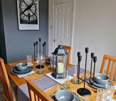 Newport House | A warm welcome from Wales 1 Mile from the ICC