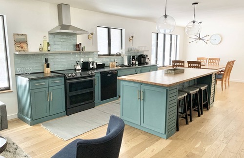 Sawyer House | A Warren Dunes Retreat- Pool, Hot Tub, PET FRIENDLY, firepit, Pergola, more !