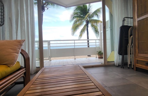 Marigot Apartment | A WATERFRONT DREAM, 20 M FROM THE SEA!
