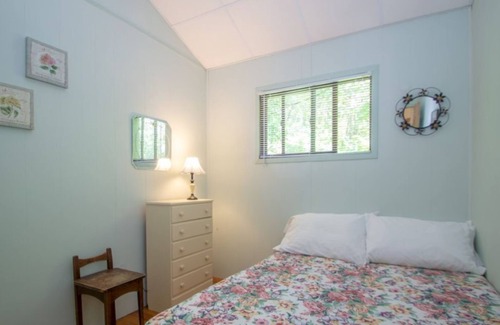 Huron-Kinloss Cottage | A Wave From it All - Cozy Lake Huron Cottage: Sand Beach, Pet-Friendly, Wi-Fi