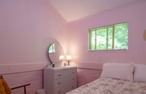 Huron-Kinloss Cottage | A Wave From it All - Cozy Lake Huron Cottage: Sand Beach, Pet-Friendly, Wi-Fi