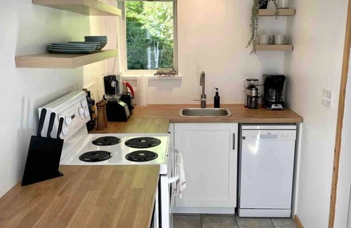 Ucluelet Cabin | A wave from it all! Enjoy our newly renovated cabin to relax and unwind.