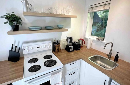 Ucluelet Cabin | A wave from it all! Enjoy our newly renovated cabin to relax and unwind.