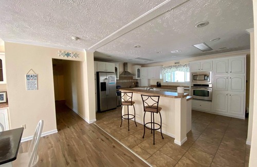 Port St. Joe House | "A Wave From It All" 4 bd-2bth, Port St. Joe Beach