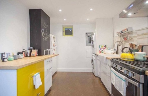 Dufferin Grove Apartment | A White, Bright, Gorgeous Nest.
