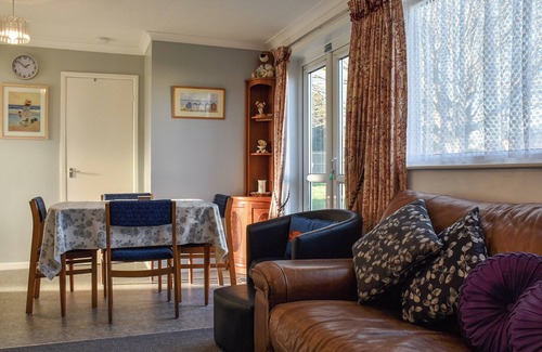 Kessingland Cottage | A wonderful chalet set in a great seaside location.