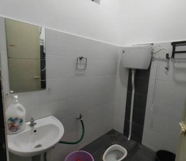 Kampung Geliga Besar House | A YIE HOMESTAY