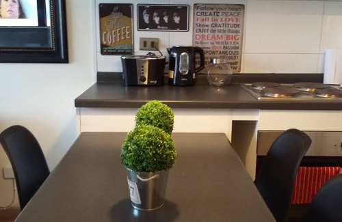 Las Rejas Apartment | A10 Cozy, Perfect spot, up to 3 pax, Subway at the front door