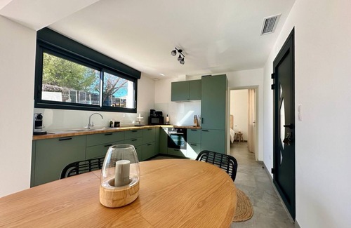 Saint-Nazaire-de-Pezan House | A15 mn de la mer Maison de Campagne Avec Jardin, 3 Chambres, Idéal Pour Familles