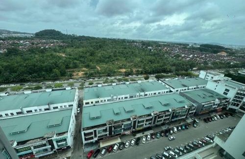 Tebrau Apartment | A1501 manhattan Austin 3Queen BED Netflix By STAY