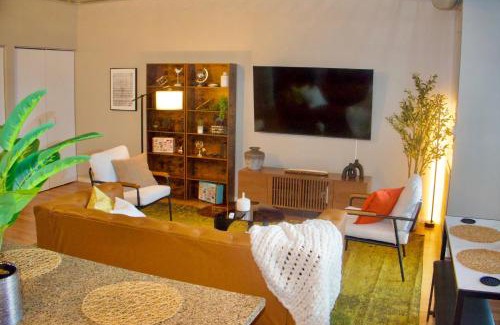 Old West Side Apartment | A2 Gem Everything U of M & More!