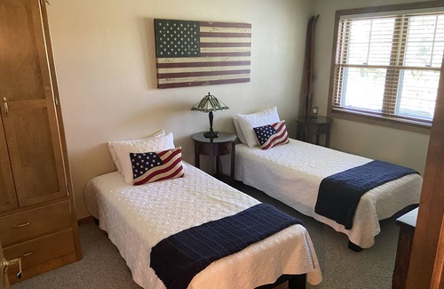 Elkhart Lake Resort | AAA 4 Diamond, Pristine Elkhart Lake, Award winning Spa, World Class Golf
