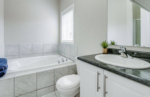 Brampton House | Aaira Suites 4 Bedroom