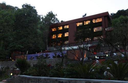 Gagar Hotel | Aamari Resort