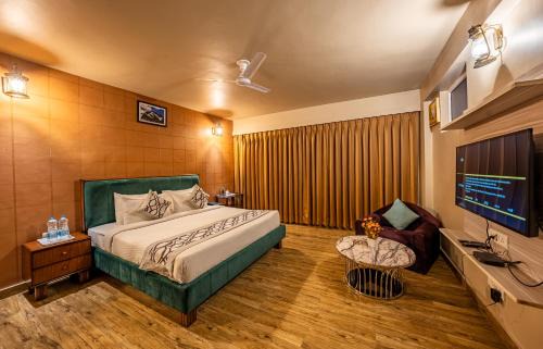 Gagar Hotel | Aamari Resort