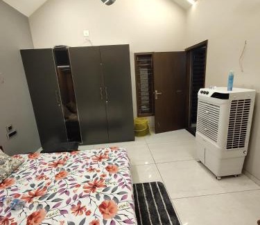 Chandkheda House | Aamrkunj Shared Dormatory