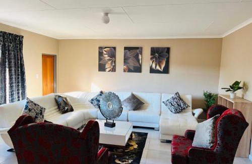 Ladysmith Bed & Breakfast | Aaron's Nest Bed and Breakfast