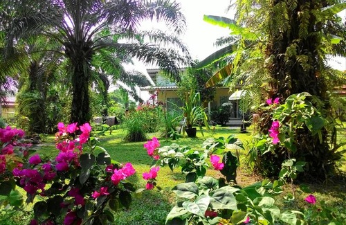 Khuekkhak House | Aathid Garden Khao Lak