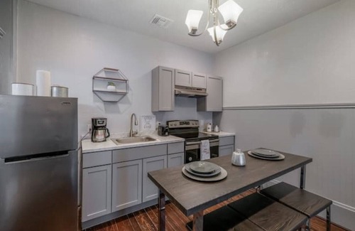 Eastside Promise Neighborhood House | AAV Home Unit#B New!1BR Near Fort Sam/Pearl/DT
