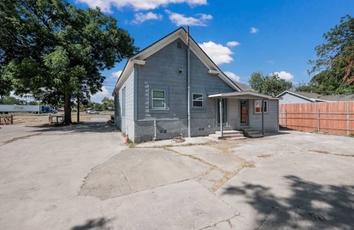 Eastside Promise Neighborhood House | AAV Home Unit#B New!1BR Near Fort Sam/Pearl/DT