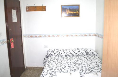 Camino de Ronda House | AB Pension Granada