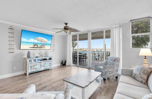 Meadows House | Abaco - Large waterfront 2x2 end unit with boat slip
