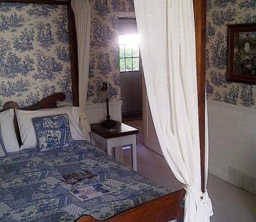 Historic Old Town Bed & Breakfast | Abacot Hall Bed & Breakfast