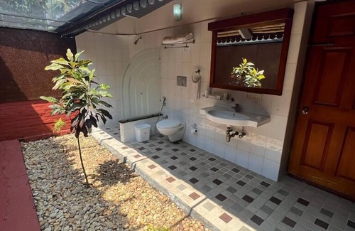 Kumarakom Hotel | Abad Whispering Palms