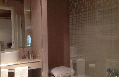 El Gejo de los Reyes House | Abadia De Galican
