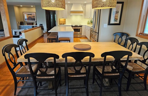 Country Club Estates House | Abbey Harbor Executive Waterfront 4 BR Home - Newly renovated!