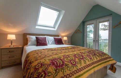 Bathampton House | Abbey Rectory - with private parking