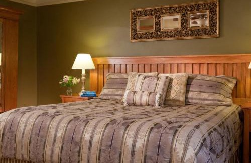 Rockland Bed & Breakfast | Abbeymoore Manor