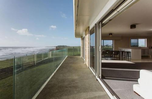 Bell Block Apartment | ABC on Wanaka Bay - beachfront home w. ocean views