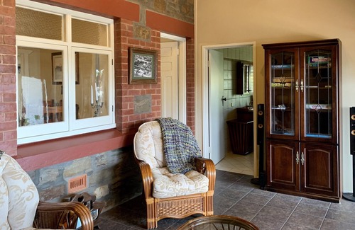 Burra Bed & Breakfast | Aberdeen Cottage. Full Breakfast Supplies provided.