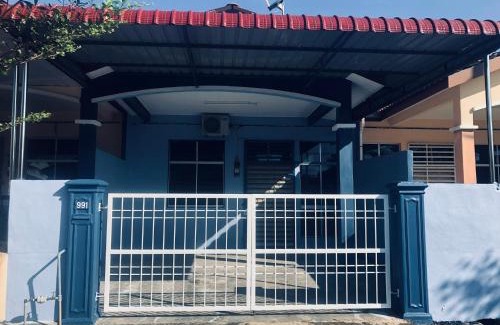 Bandar Mutiara House | Abg Long Fadhil Homestay