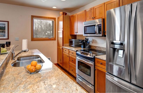 Wilson House | Abode at Moosepath Cabin | Great Outdoor Living | See Wildlife