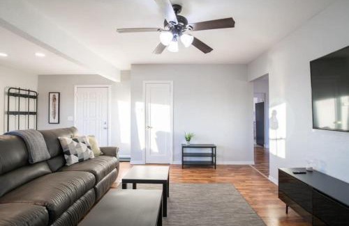 Peoria Heights House | ABODE ON ATLANTIC - Spacious 2BD in the Heights