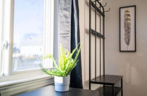 Peoria Heights House | ABODE ON ATLANTIC - Spacious 2BD in the Heights