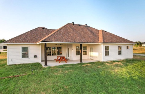 McKinney House | about 10 Mi to Dtwn McKinney Home with Patio and Yard