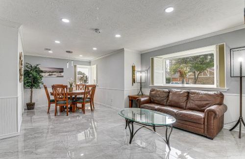 Galveston House | about 2 Blocks to Beach Galveston Group Getaway!